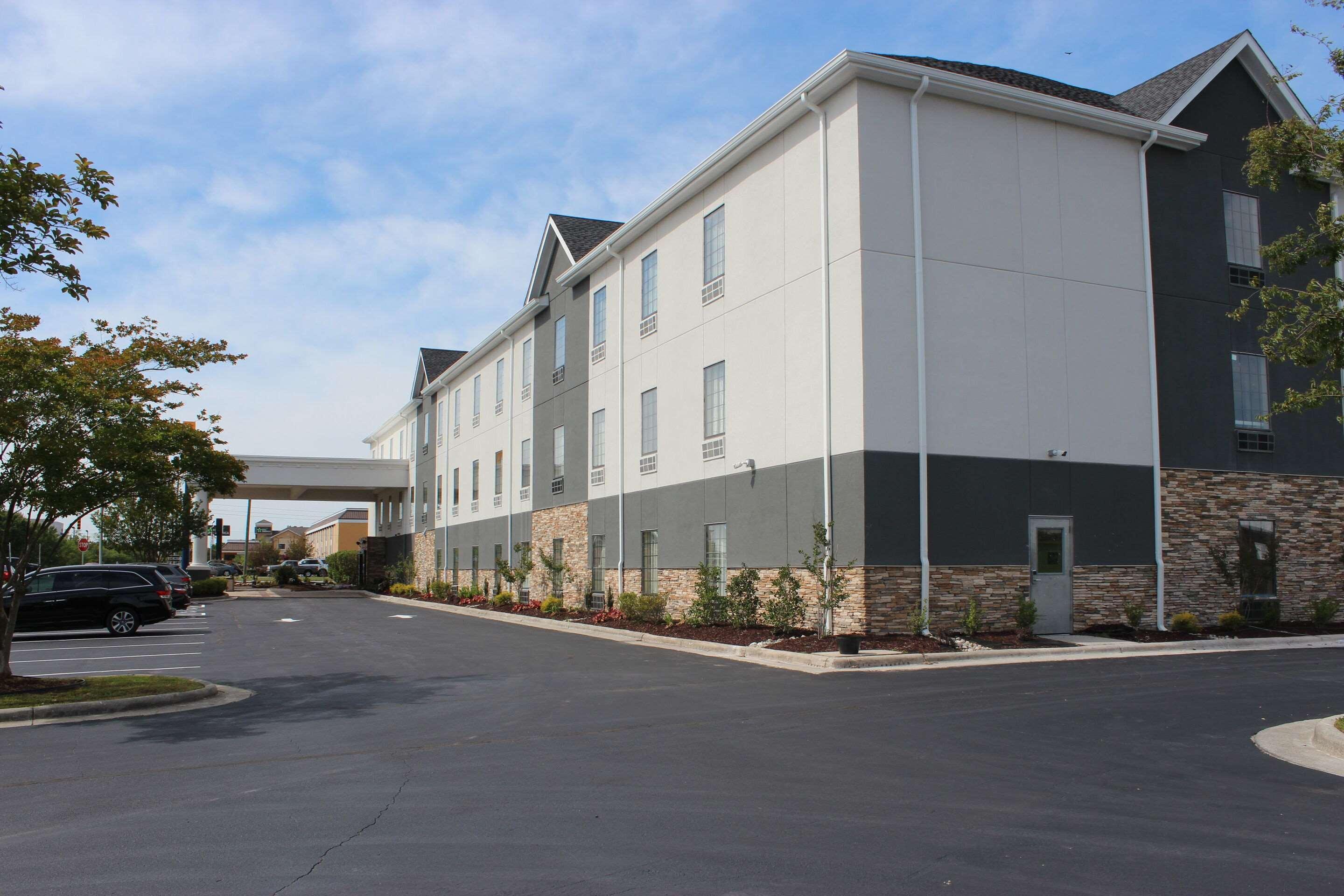 Comfort Suites Near Camp Lejeune Джаксънвил Екстериор снимка