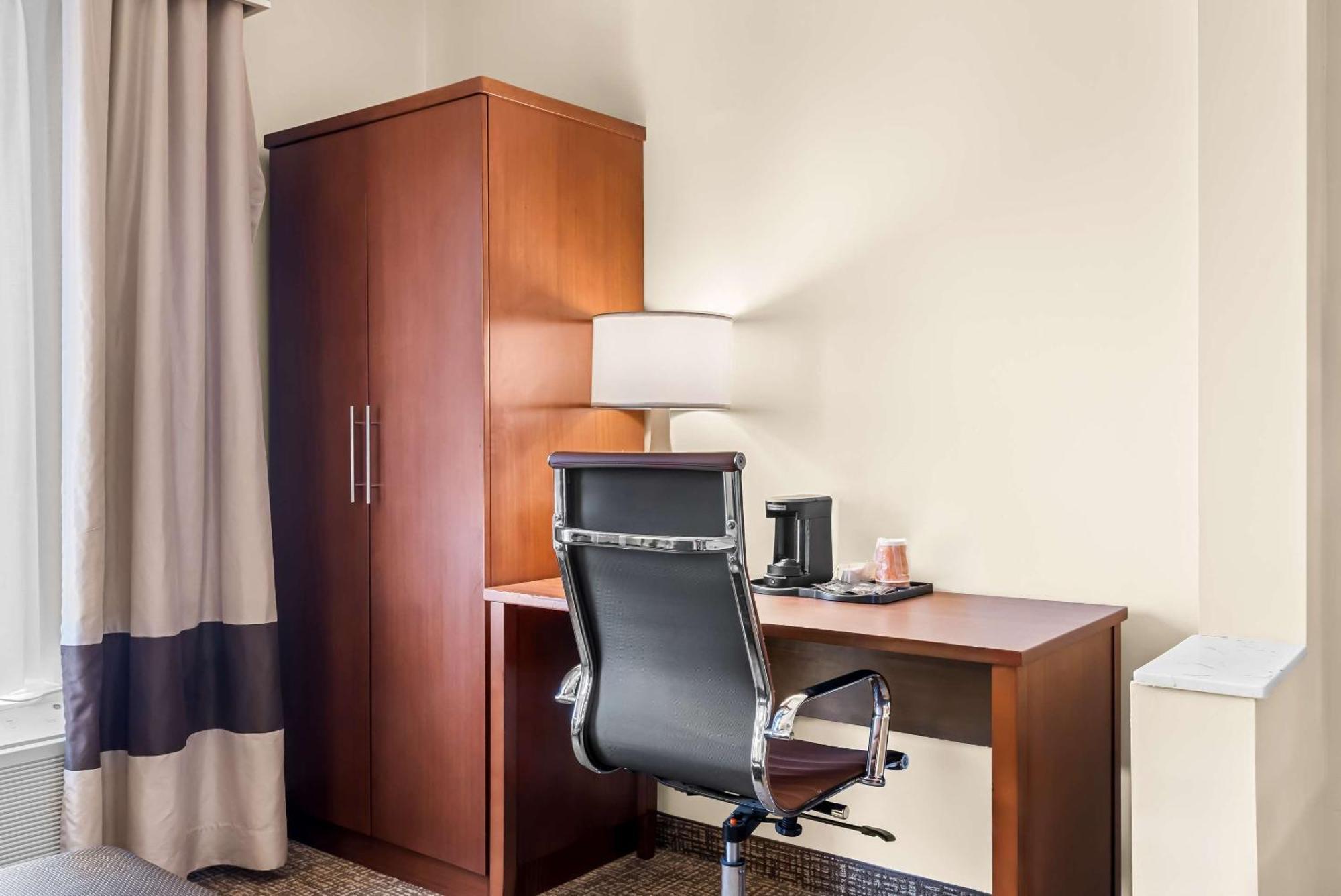 Comfort Suites Near Camp Lejeune Джаксънвил Екстериор снимка