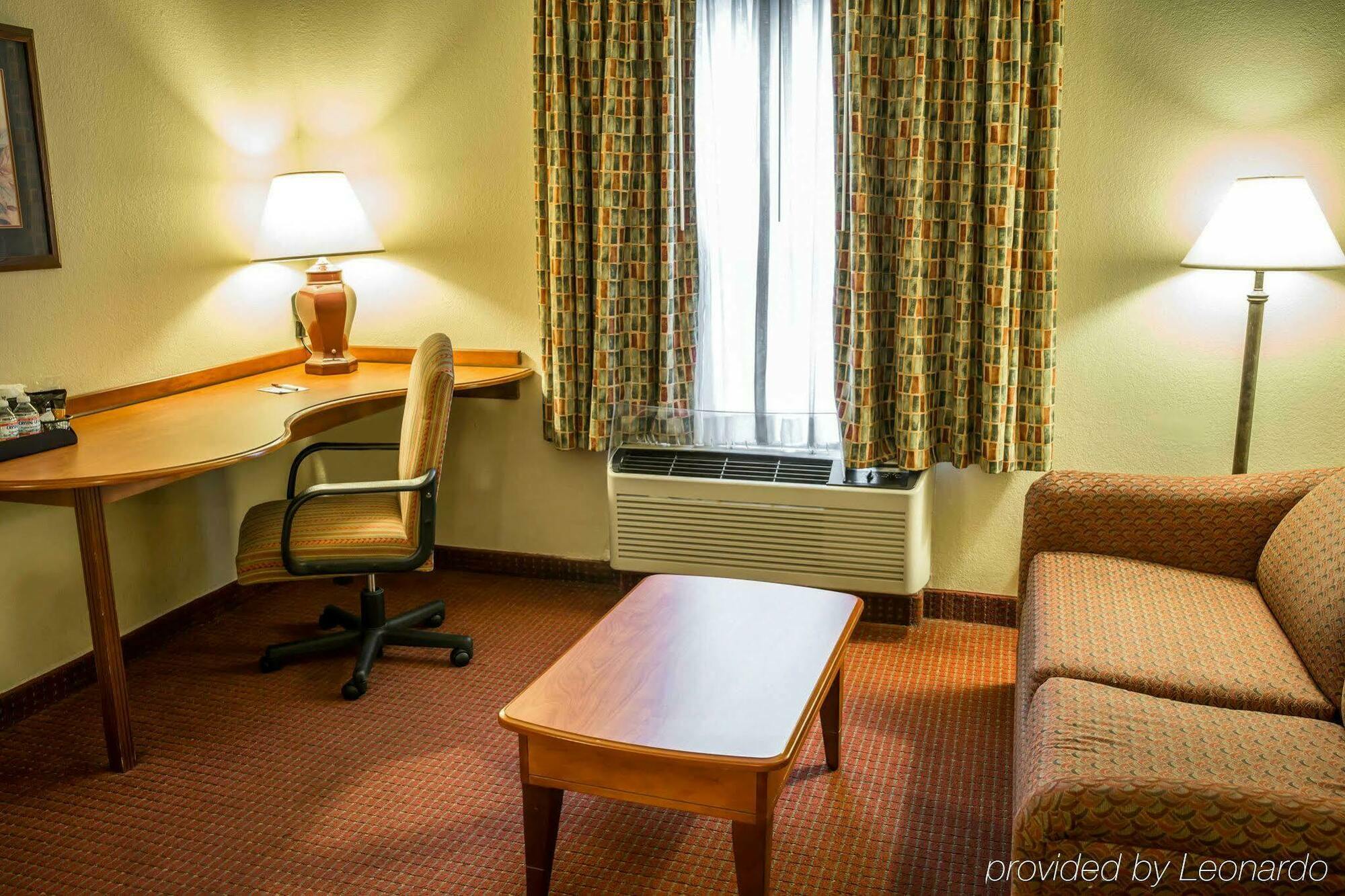Comfort Suites Near Camp Lejeune Джаксънвил Екстериор снимка